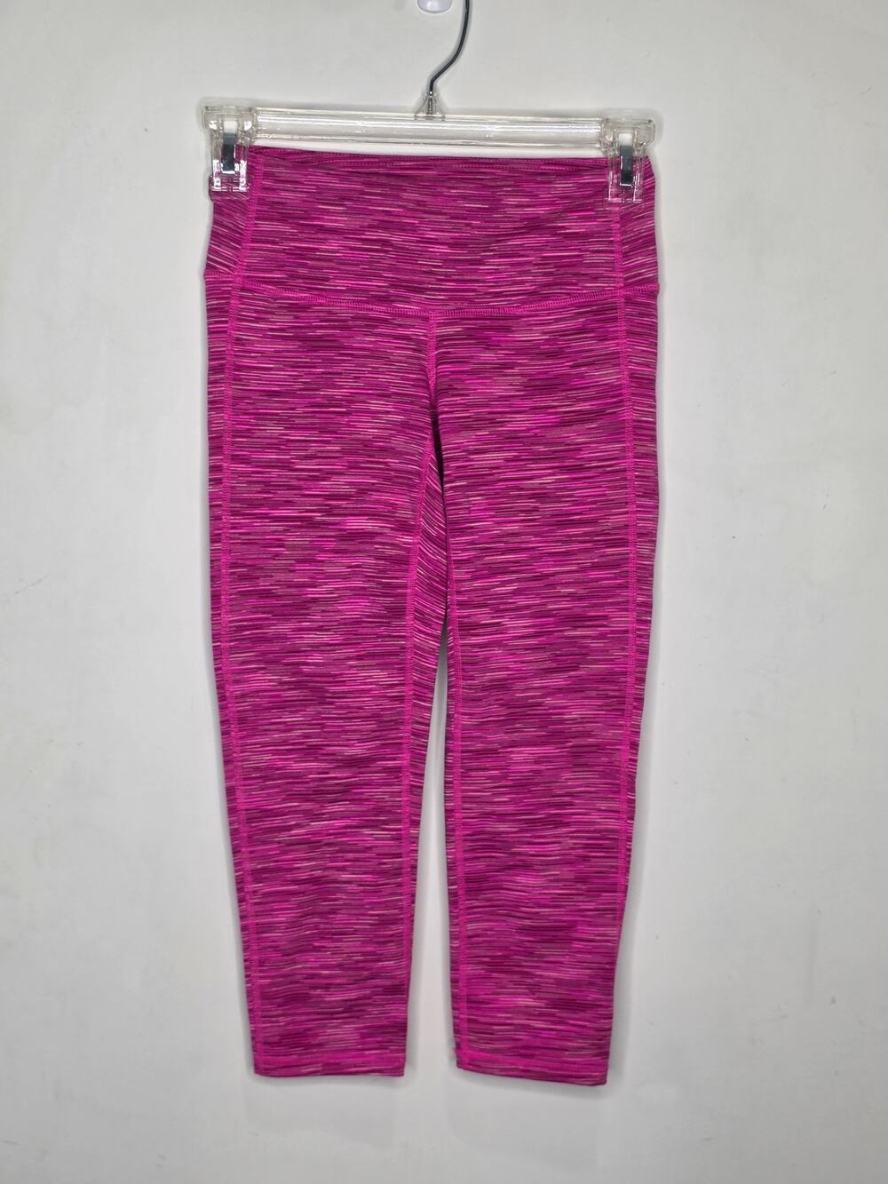 Athleta Chaturanga mid rise pink spacedye capri leggings - xxs - 722061